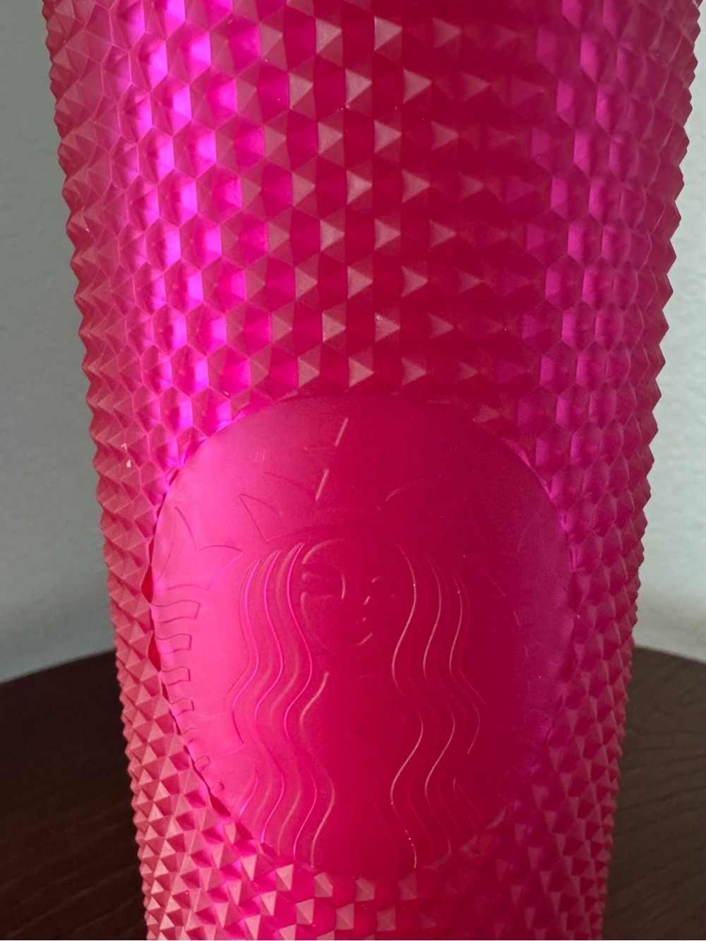 Starbucks Neon Pink Studded Tumbler Cold Cup Venti 24oz with Lid - Picture 2 of 6
